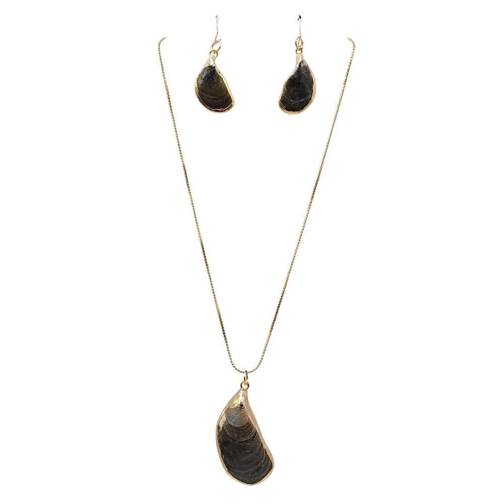 Gold Plated Shell Pendant Necklace Matching Earrings Set Vintage